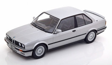 BMW 325i E30 (M-Paketas) 1987 sidabrinis 1:18 KK-Scale